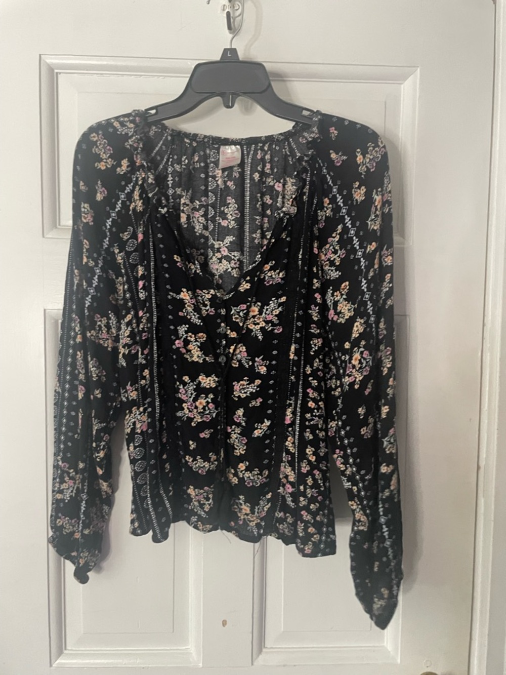 No Boundaries Black Floral Peasant Blouse